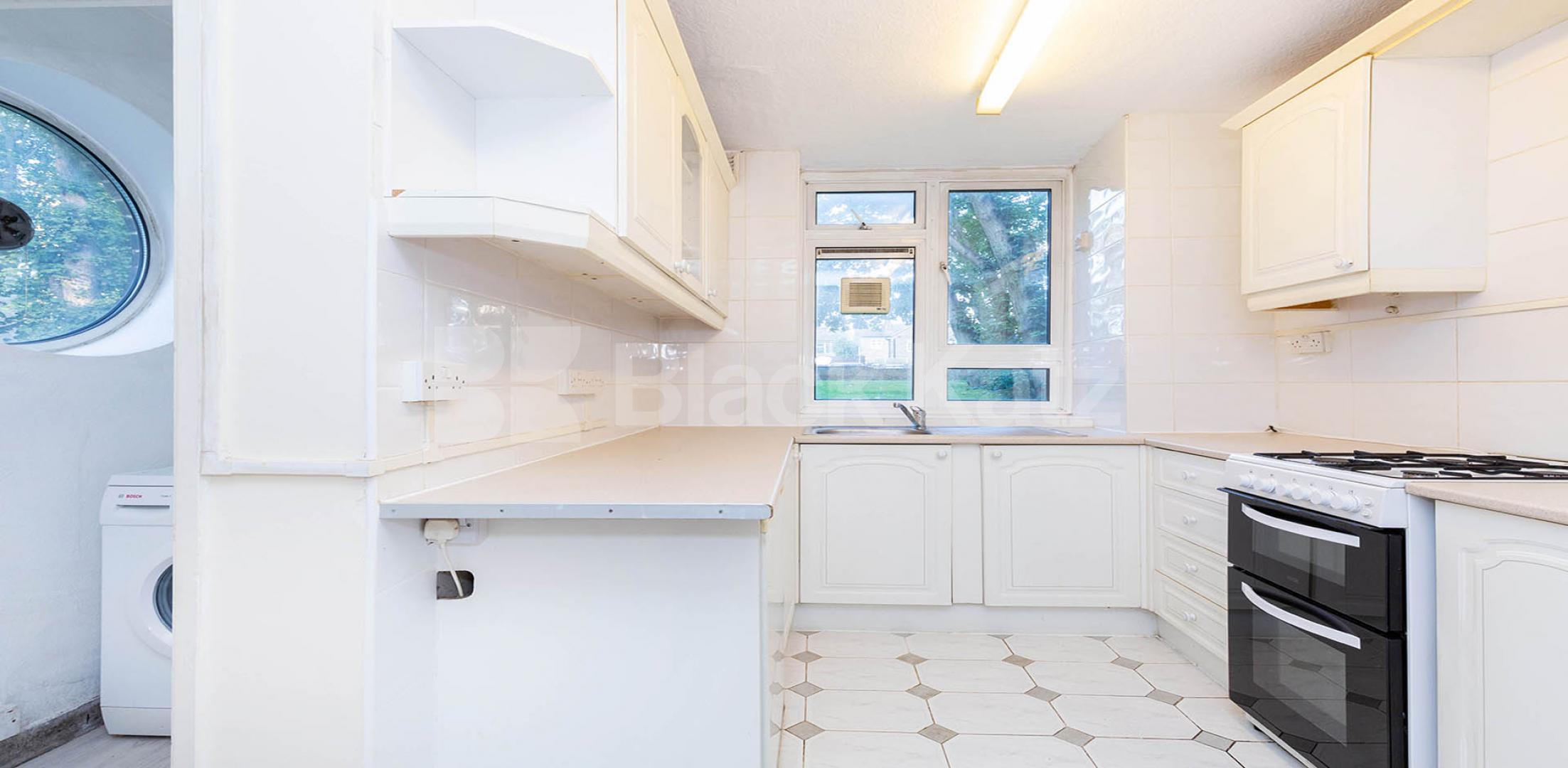 			4 BEDROOMS PLUS LOUNGE! , 4 Bedroom, 1 bath, 1 reception Flat			 Dormans Way, SWISS COTTAGE